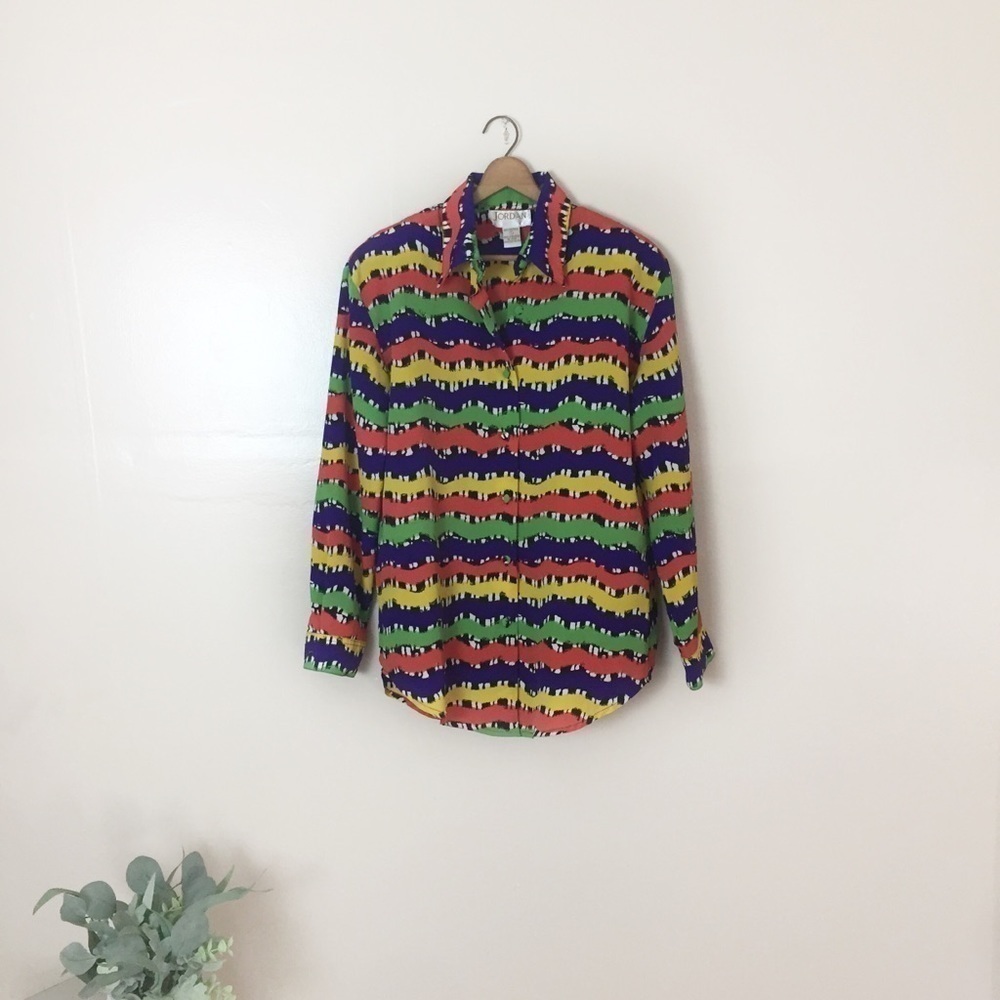 Jordan Vintage Women's Bold Funky Button Down Long Sleeve Collared Top
